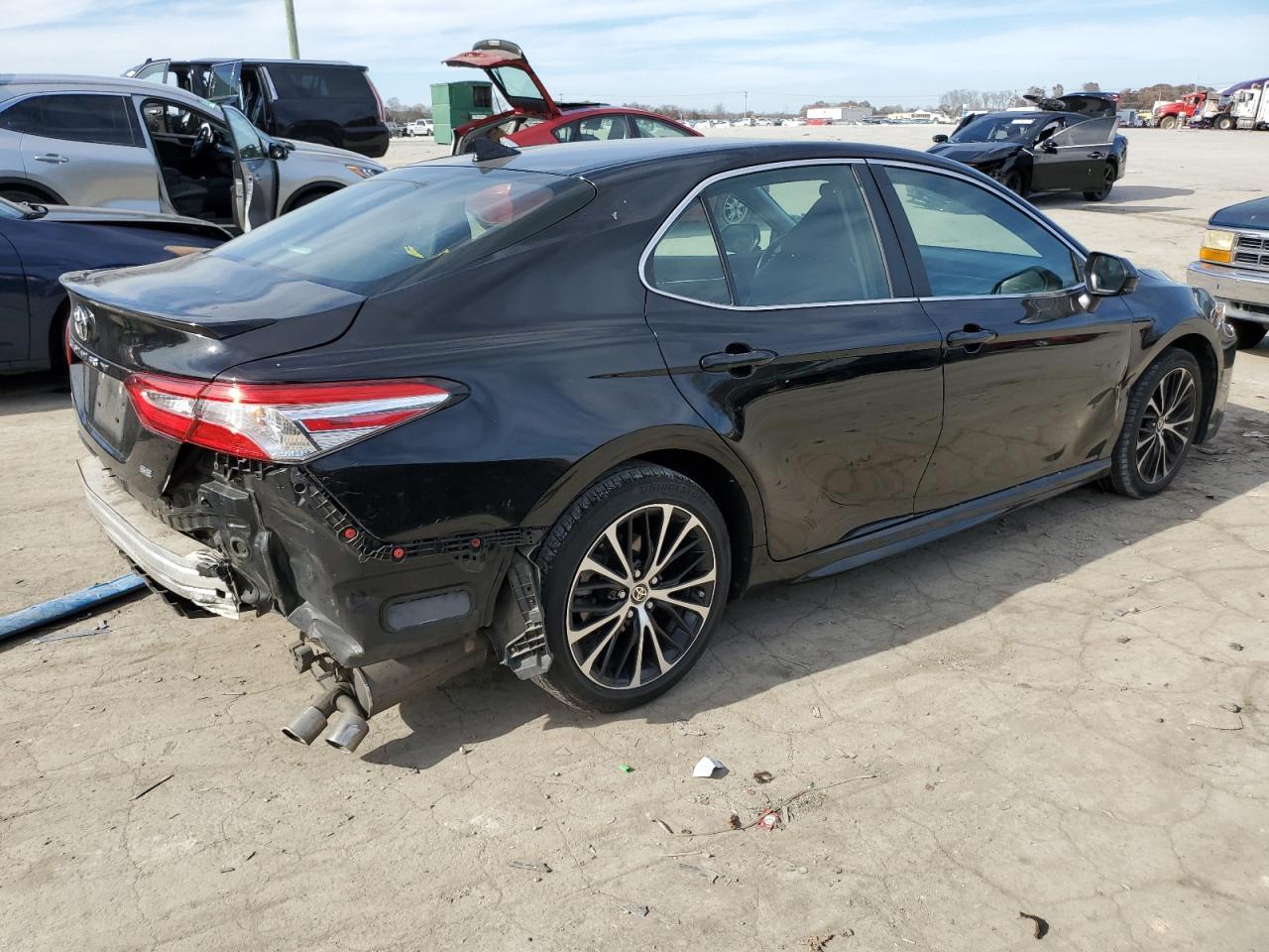 2020 TOYOTA CAMRY SE - Image 3