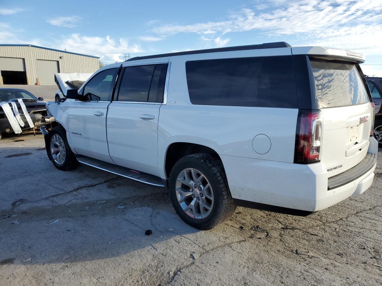 2016 GMC YUKON XL K - Фото 2