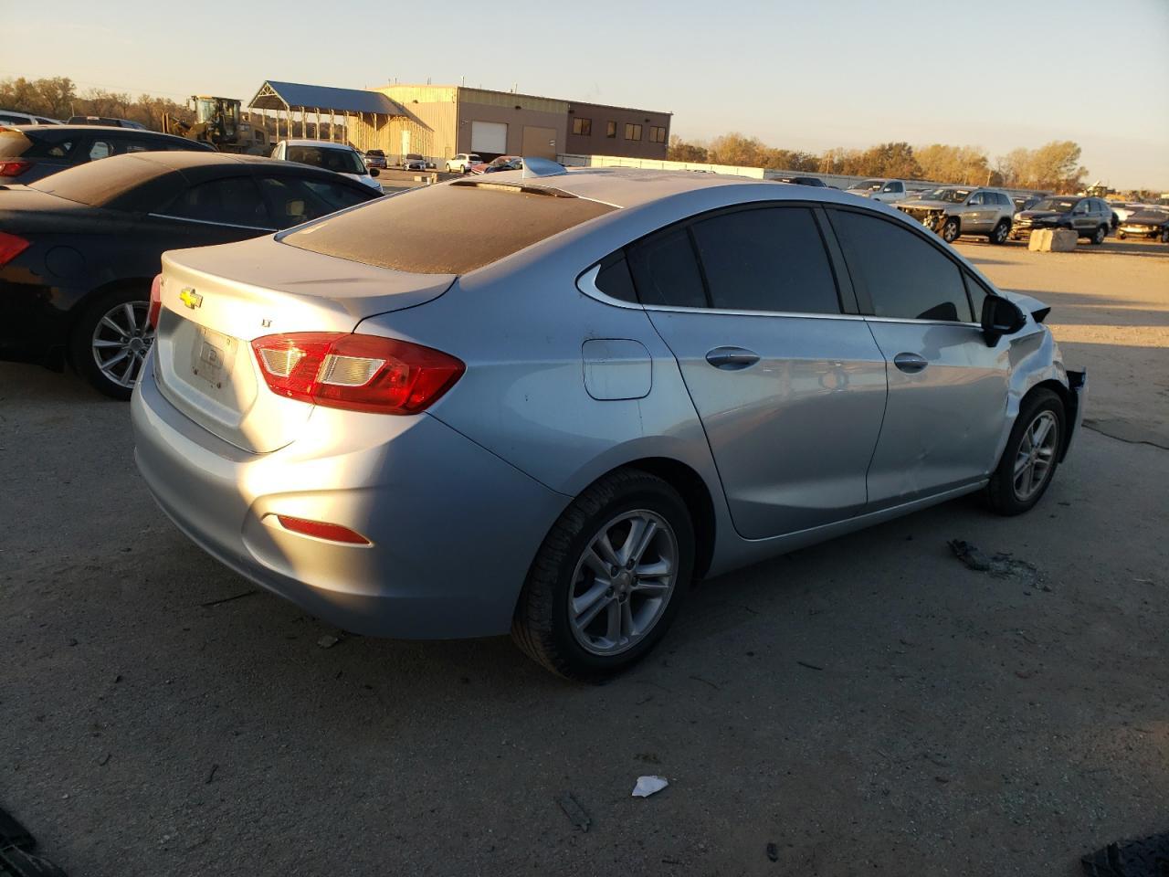 2017 CHEVROLET CRUZE LT - Фото 3