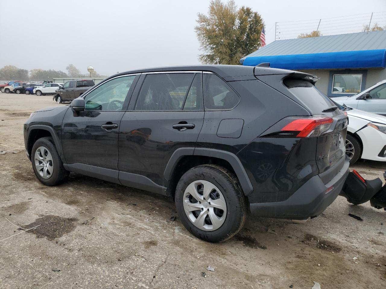 2023 TOYOTA RAV4 LE - Фото 2