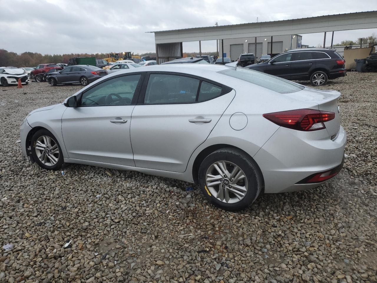 2019 HYUNDAI ELANTRA SE - Фото 2