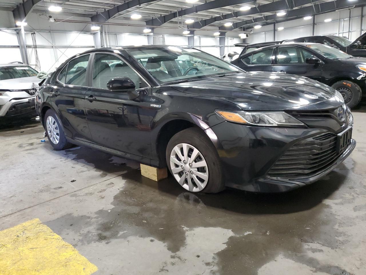 2019 TOYOTA CAMRY LE - Image 4