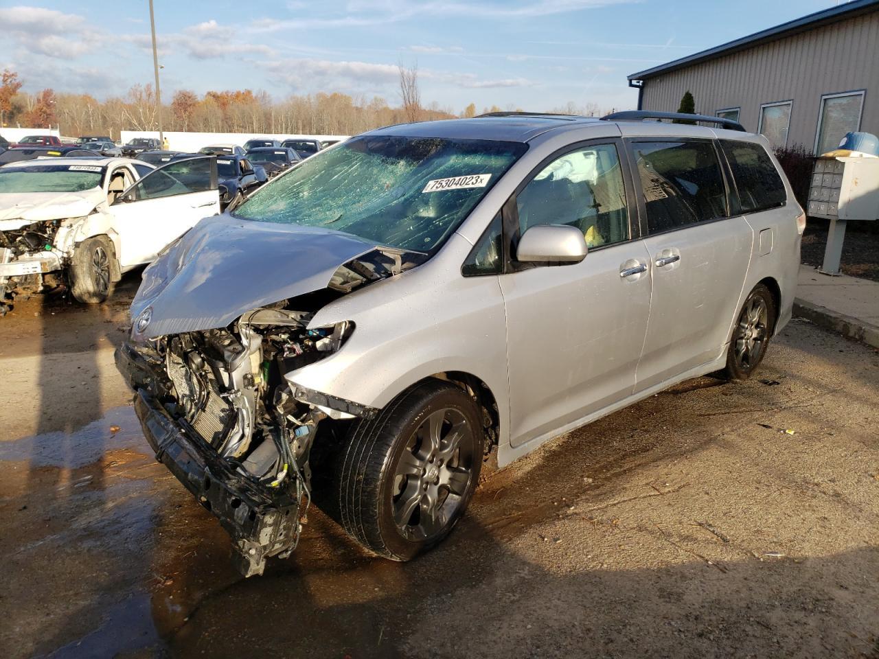 2015 TOYOTA SIENNA SPO