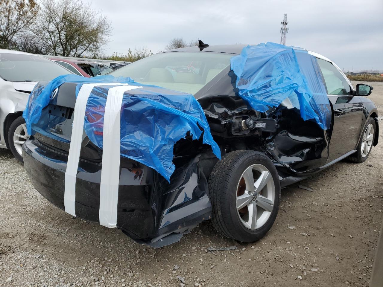 2015 VOLKSWAGEN PASSAT S - Фото 3