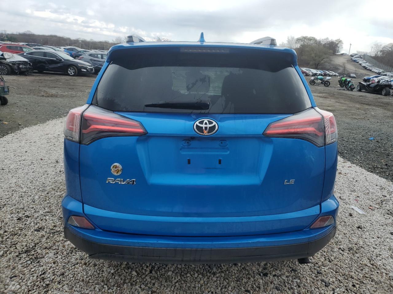 2017 TOYOTA RAV4 LE - Image 6