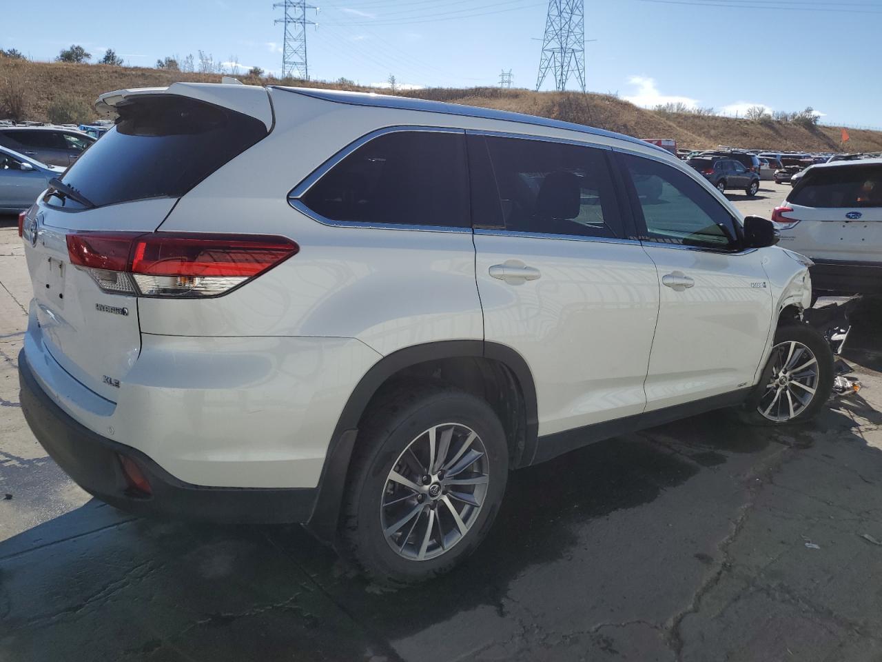 2019 TOYOTA HIGHLANDER - Image 3