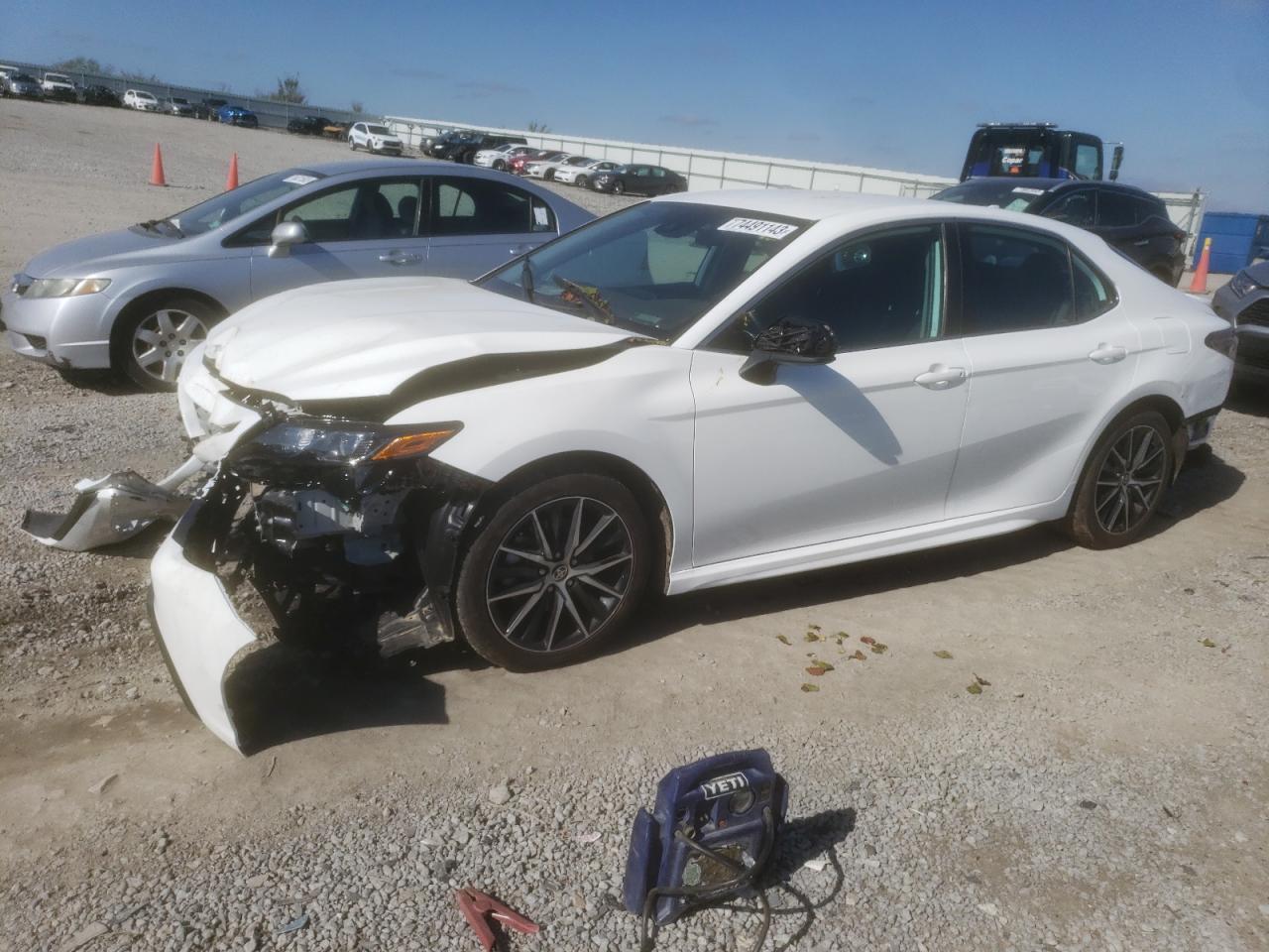 2021 TOYOTA CAMRY SE
