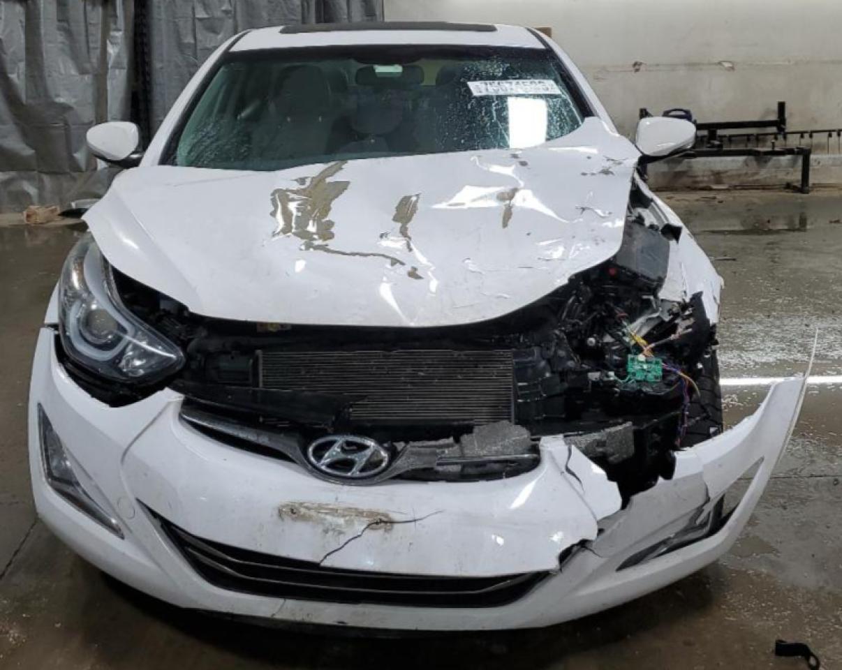 2015 HYUNDAI ELANTRA SE - Image 5