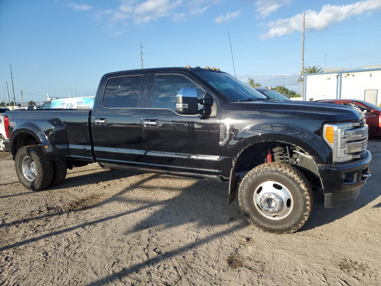 2017 FORD F350 SUPER - Image 4