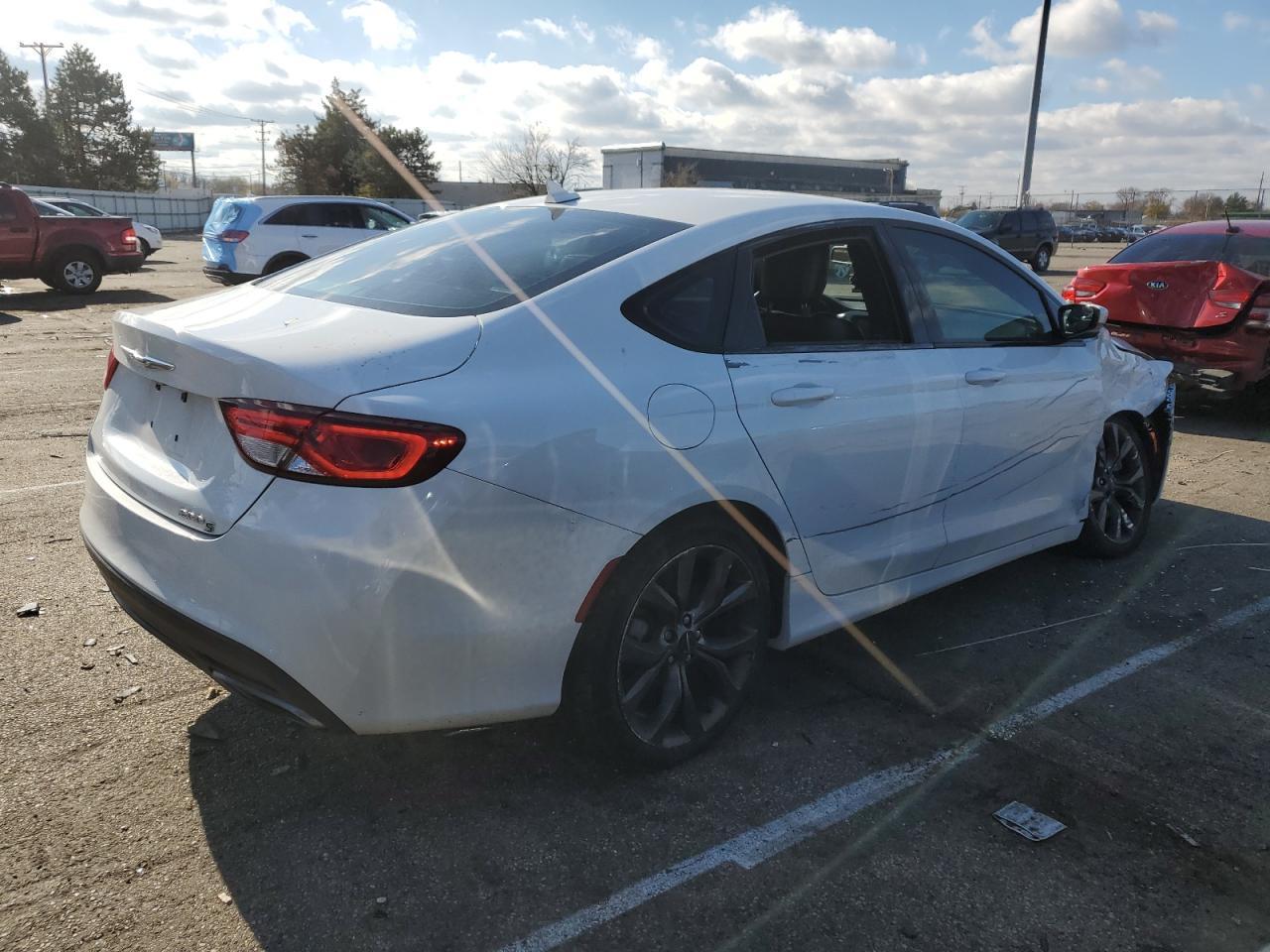 2015 CHRYSLER 200 S - Фото 3