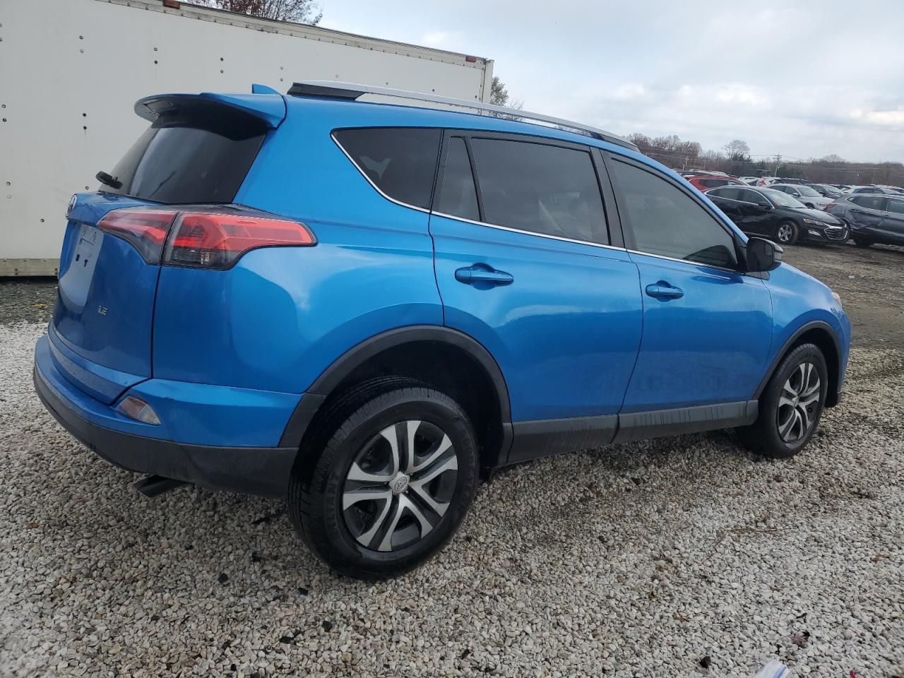 2017 TOYOTA RAV4 LE - Image 3