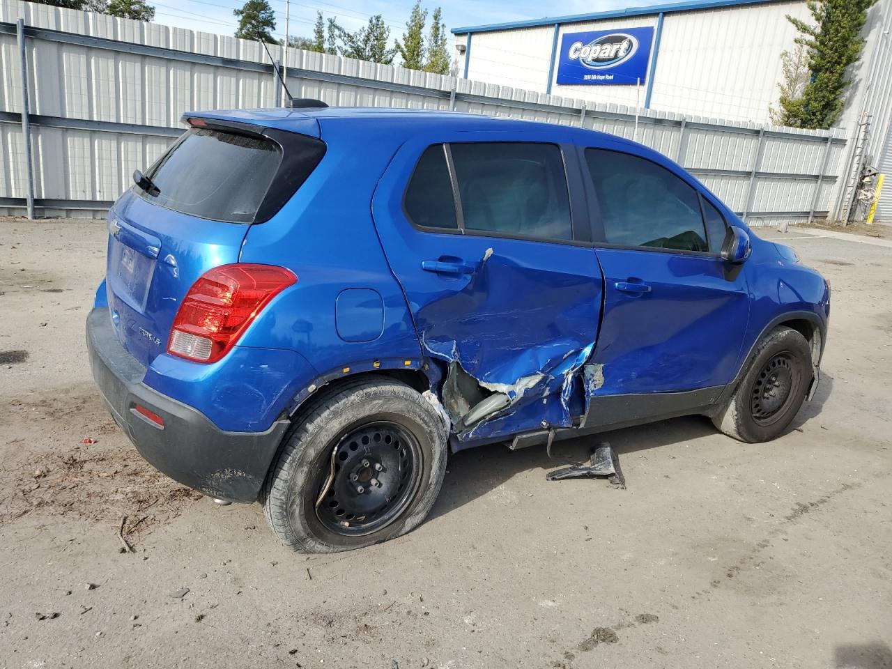 2015 CHEVROLET TRAX LS - Image 3