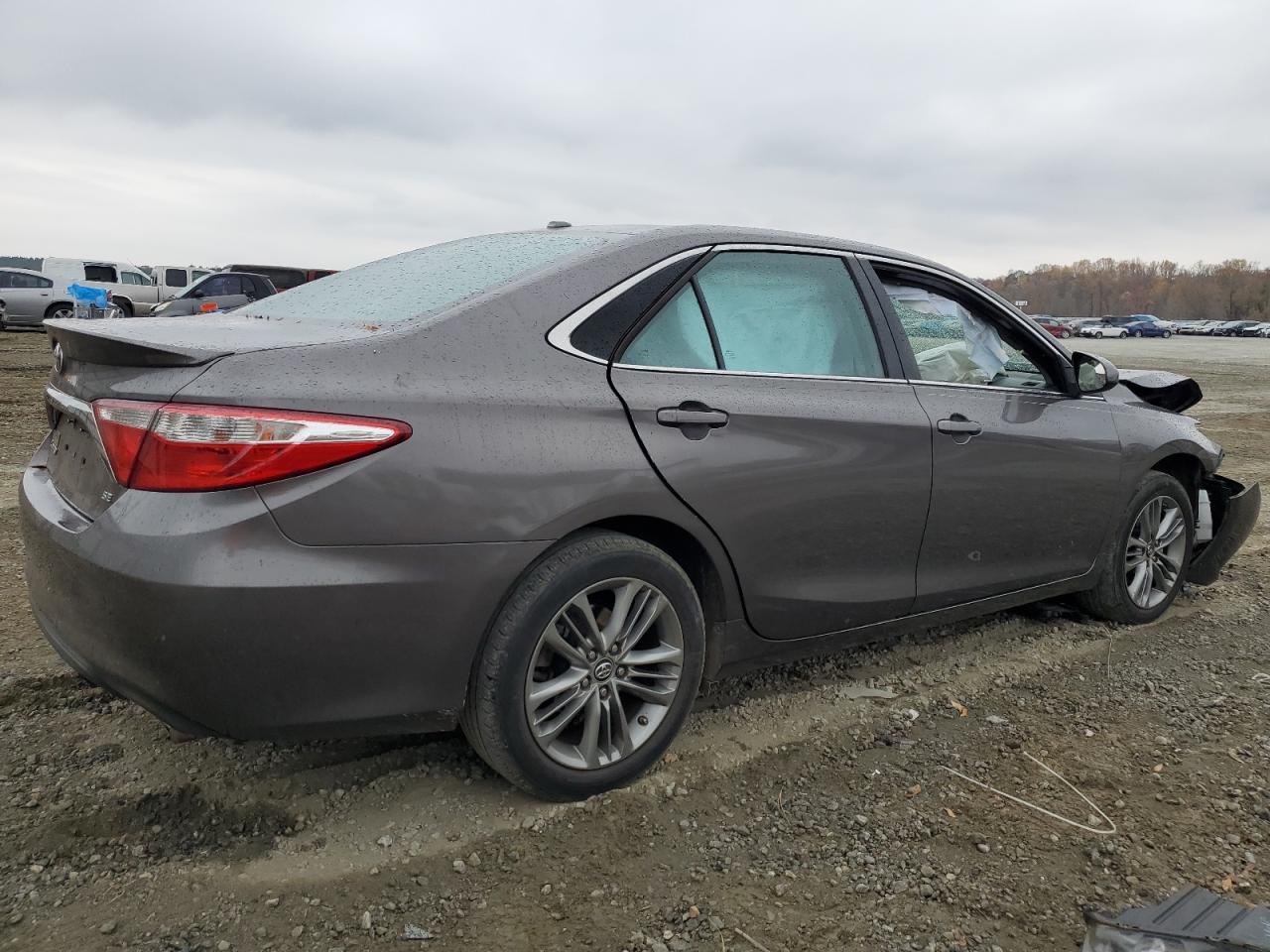 2017 TOYOTA CAMRY LE - Фото 3