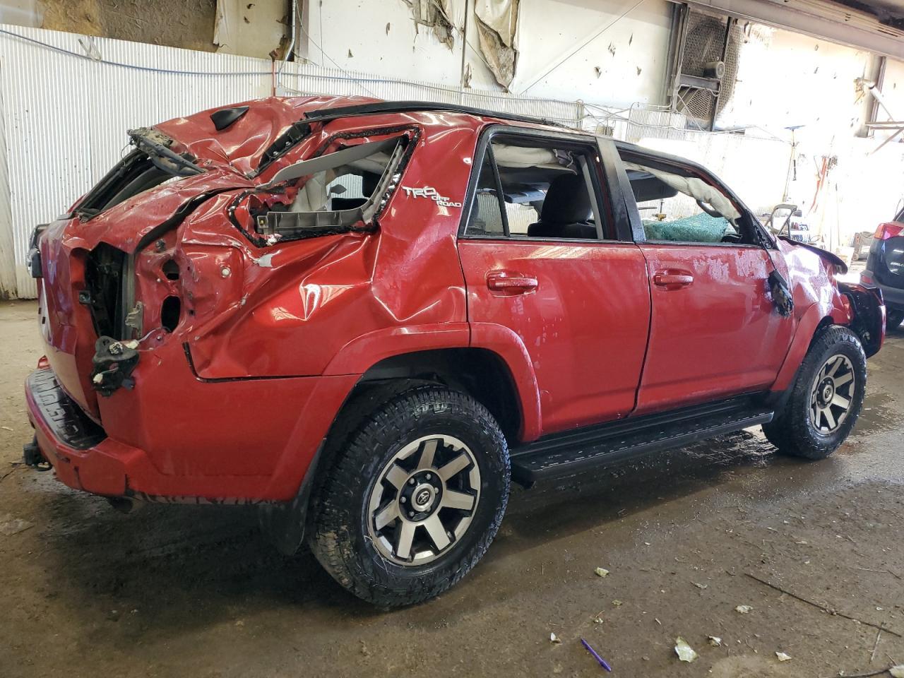 2020 TOYOTA 4RUNNER SR - Фото 3