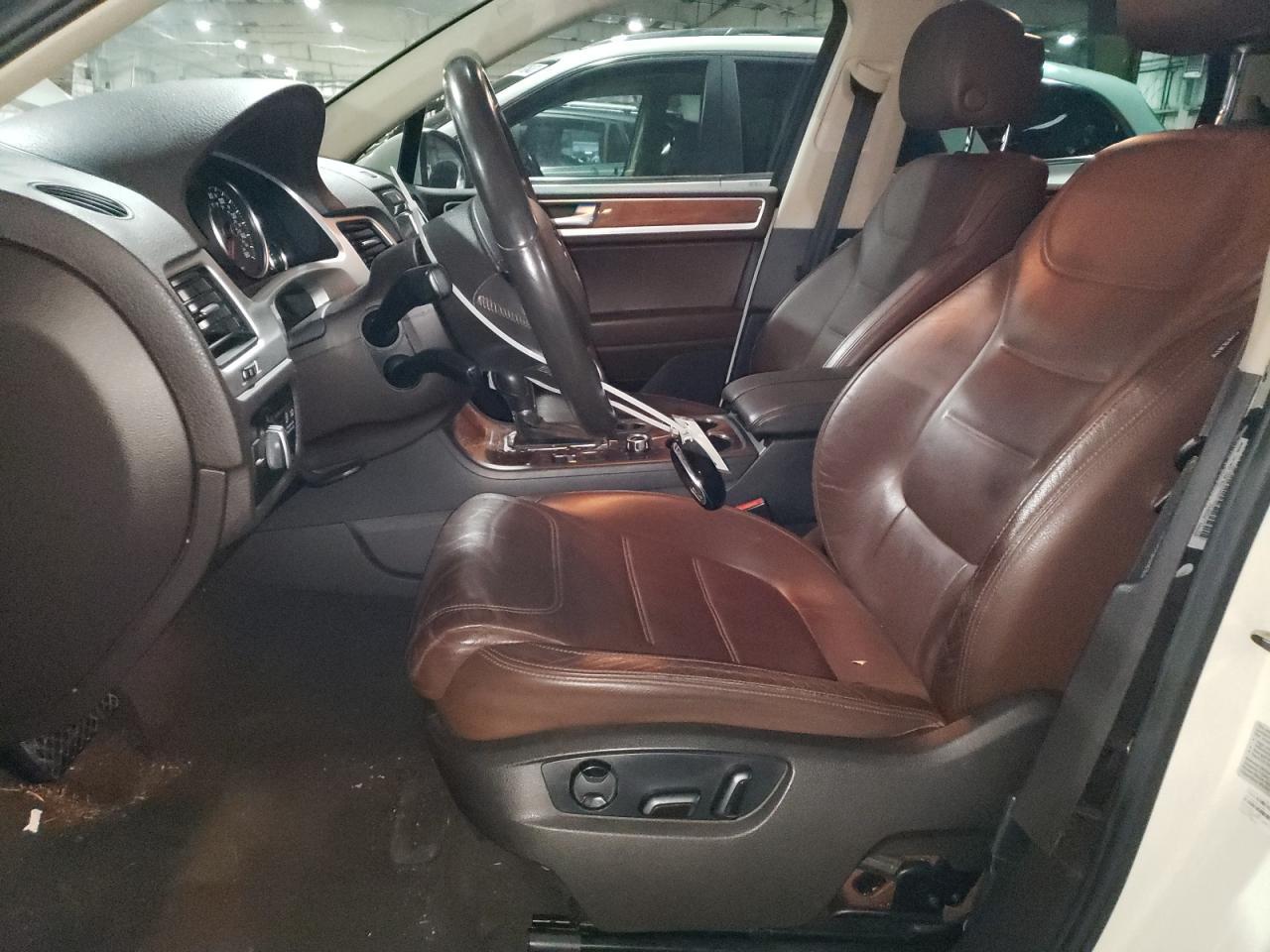 2011 VOLKSWAGEN TOUAREG V6 - Image 7