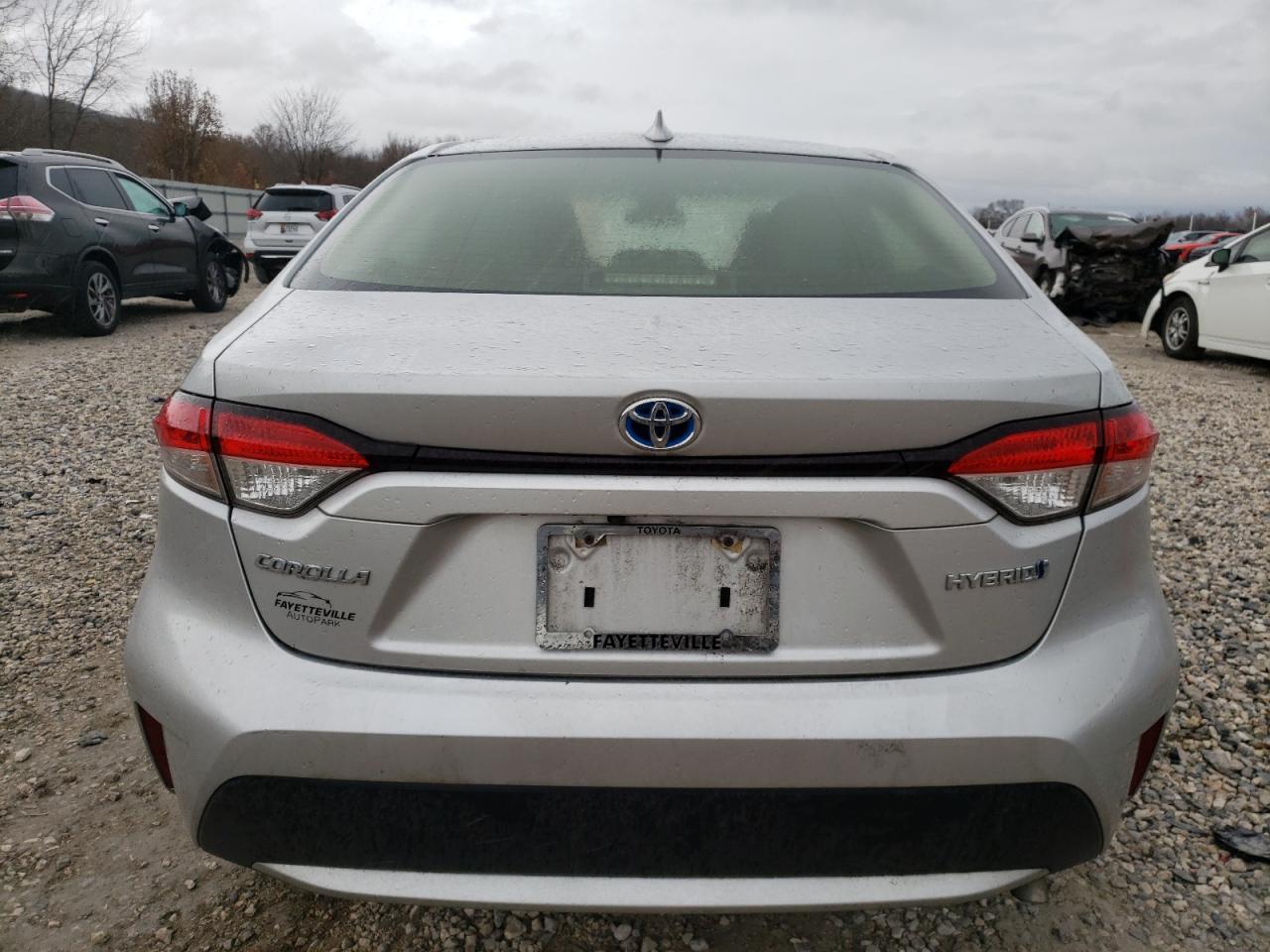 2020 TOYOTA COROLLA LE - Фото 6