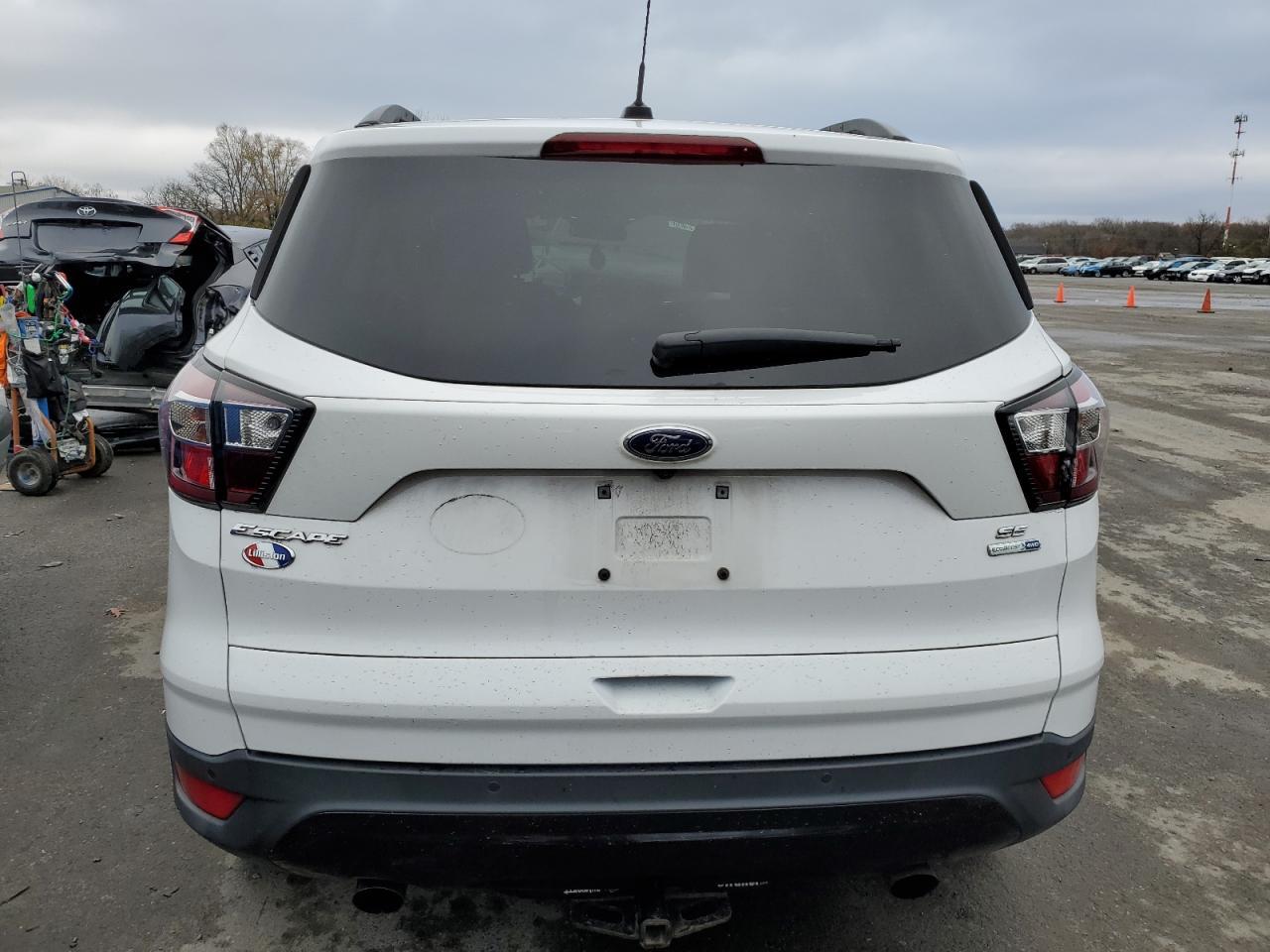 2017 FORD ESCAPE SE - Фото 6