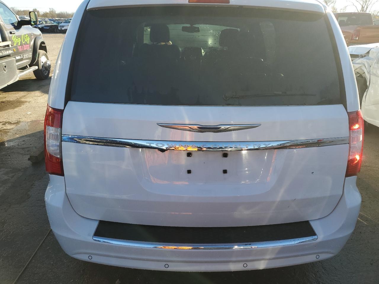 2014 CHRYSLER TOWN & COU - Фото 6