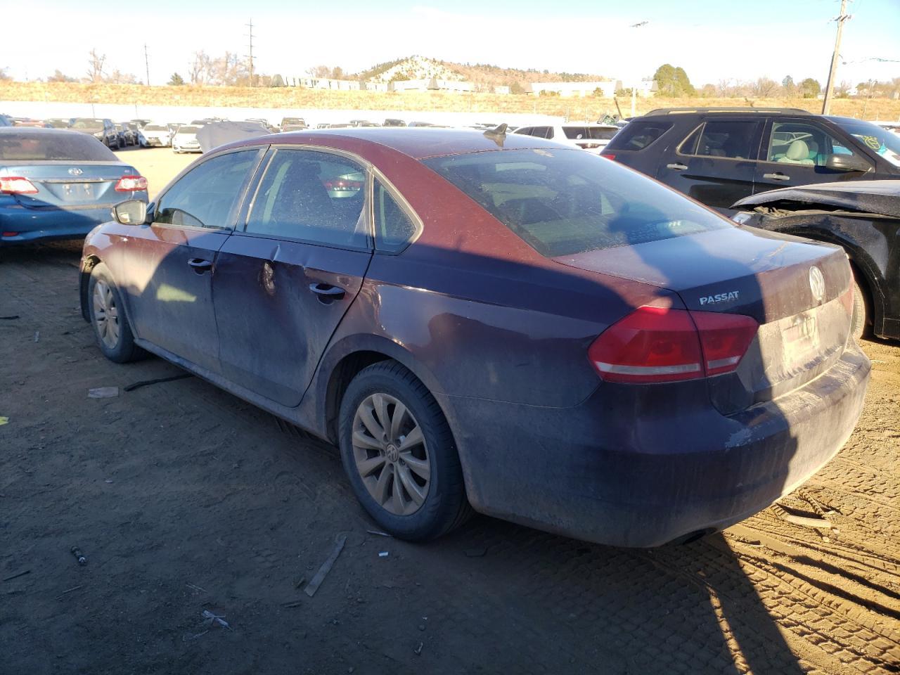 2014 VOLKSWAGEN PASSAT S - Фото 2