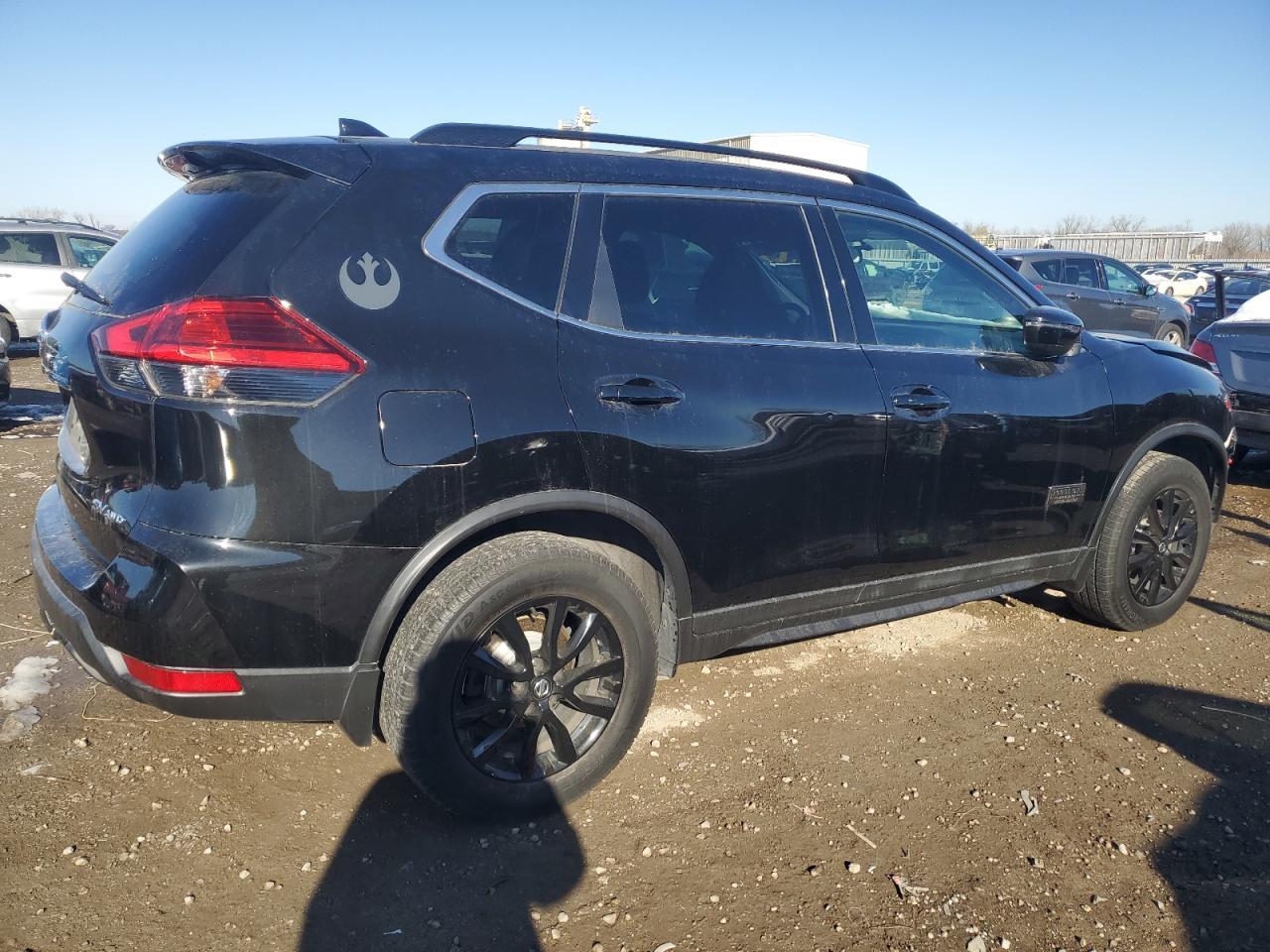 2017 NISSAN ROGUE SV - Image 3