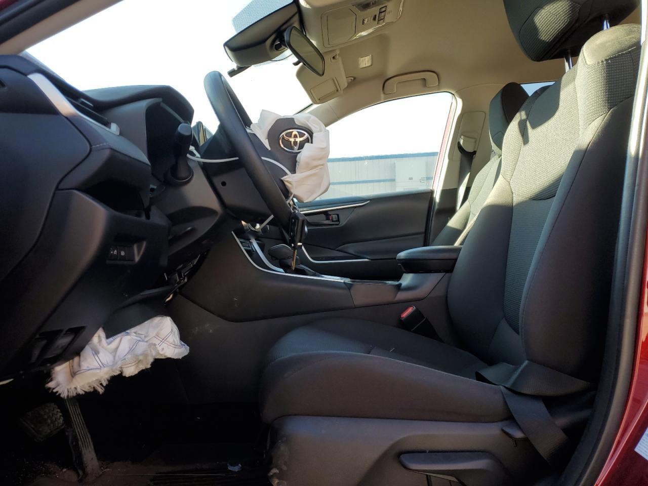 2021 TOYOTA RAV4 LE - Image 7