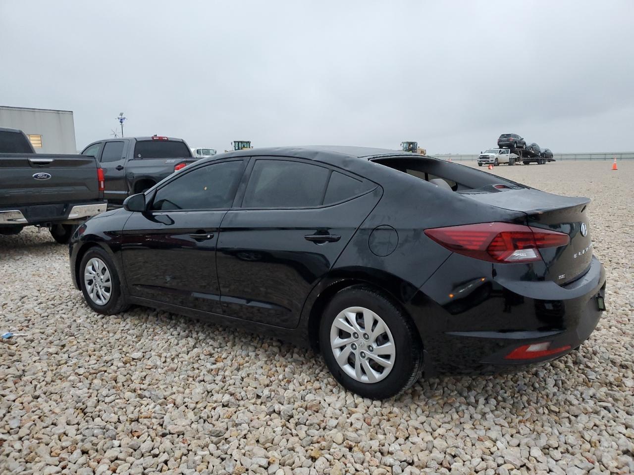 2019 HYUNDAI ELANTRA SE - Фото 2
