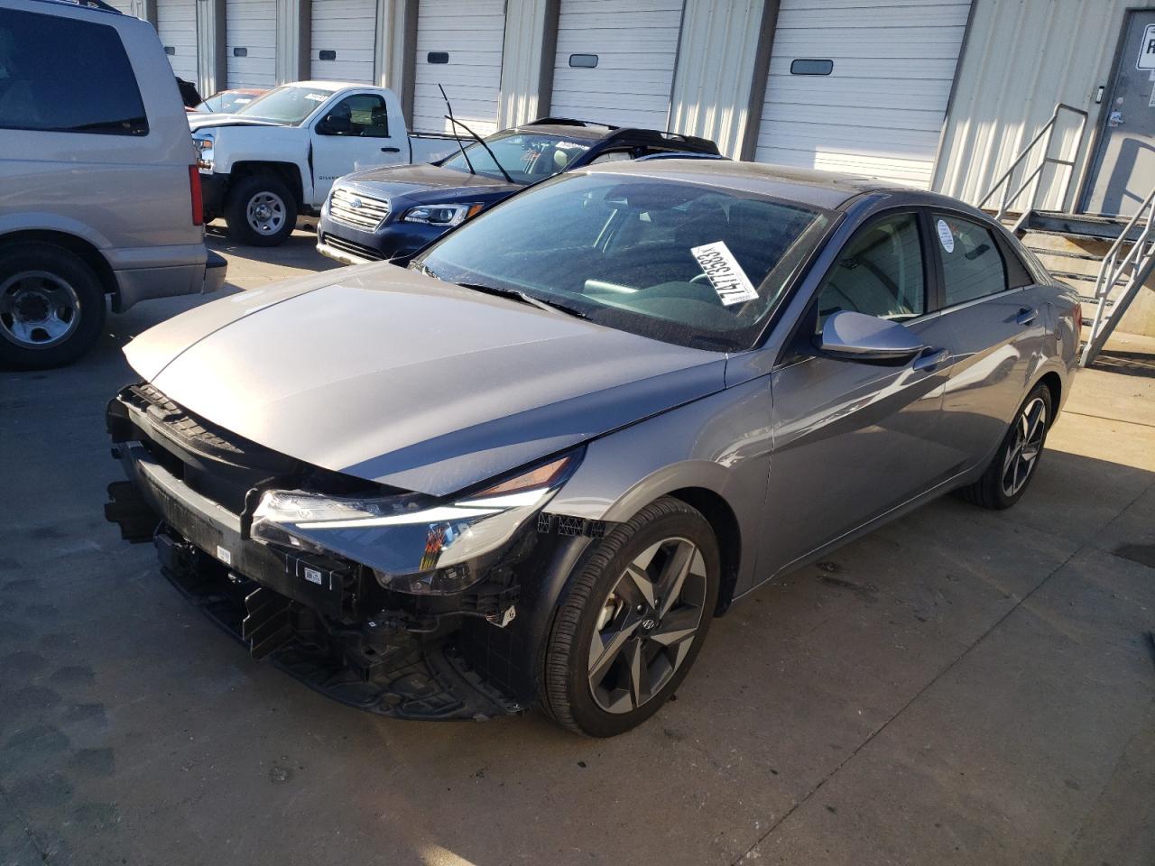 2022 HYUNDAI ELANTRA SE