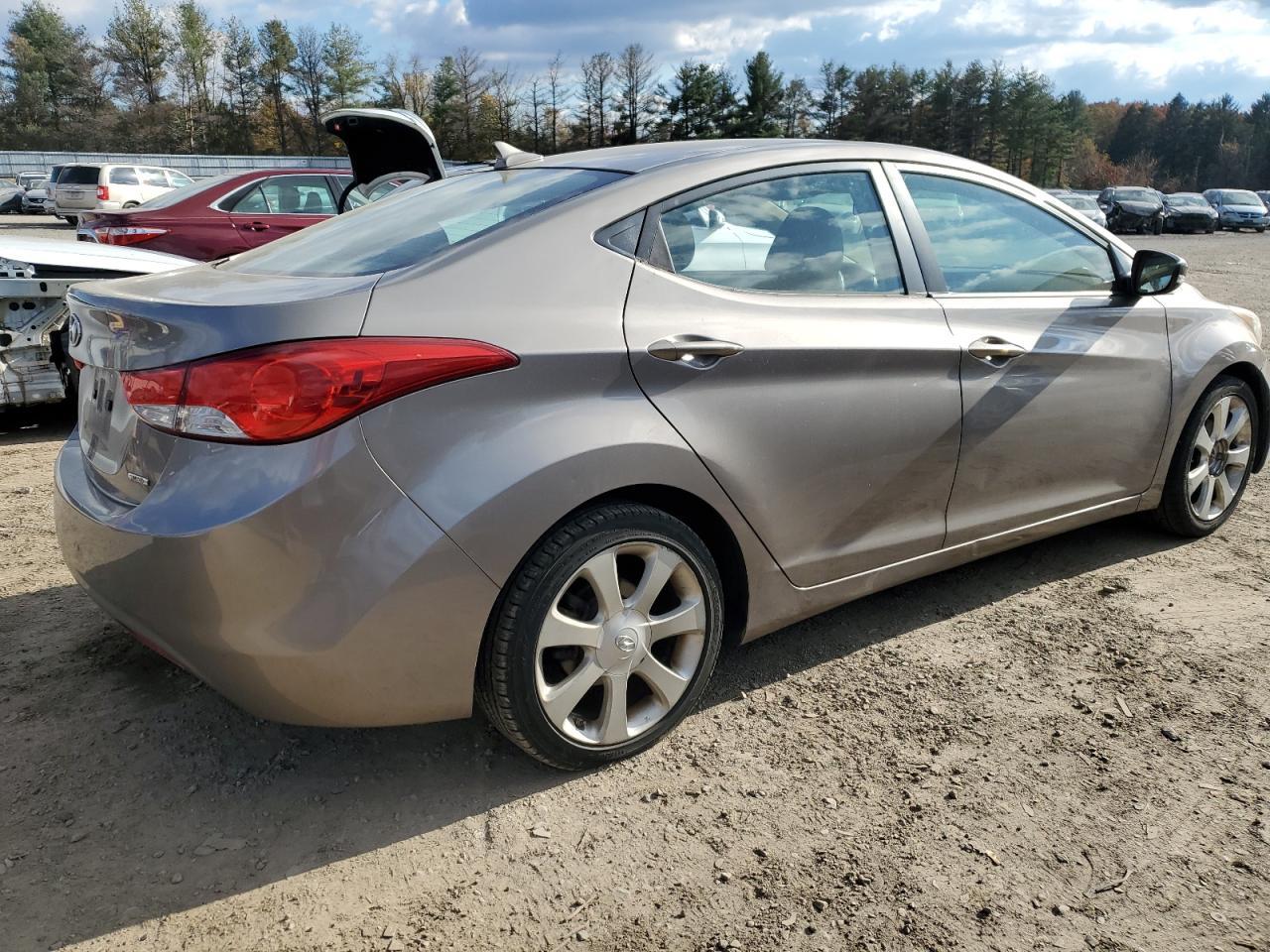 2011 HYUNDAI ELANTRA GL - Image 3