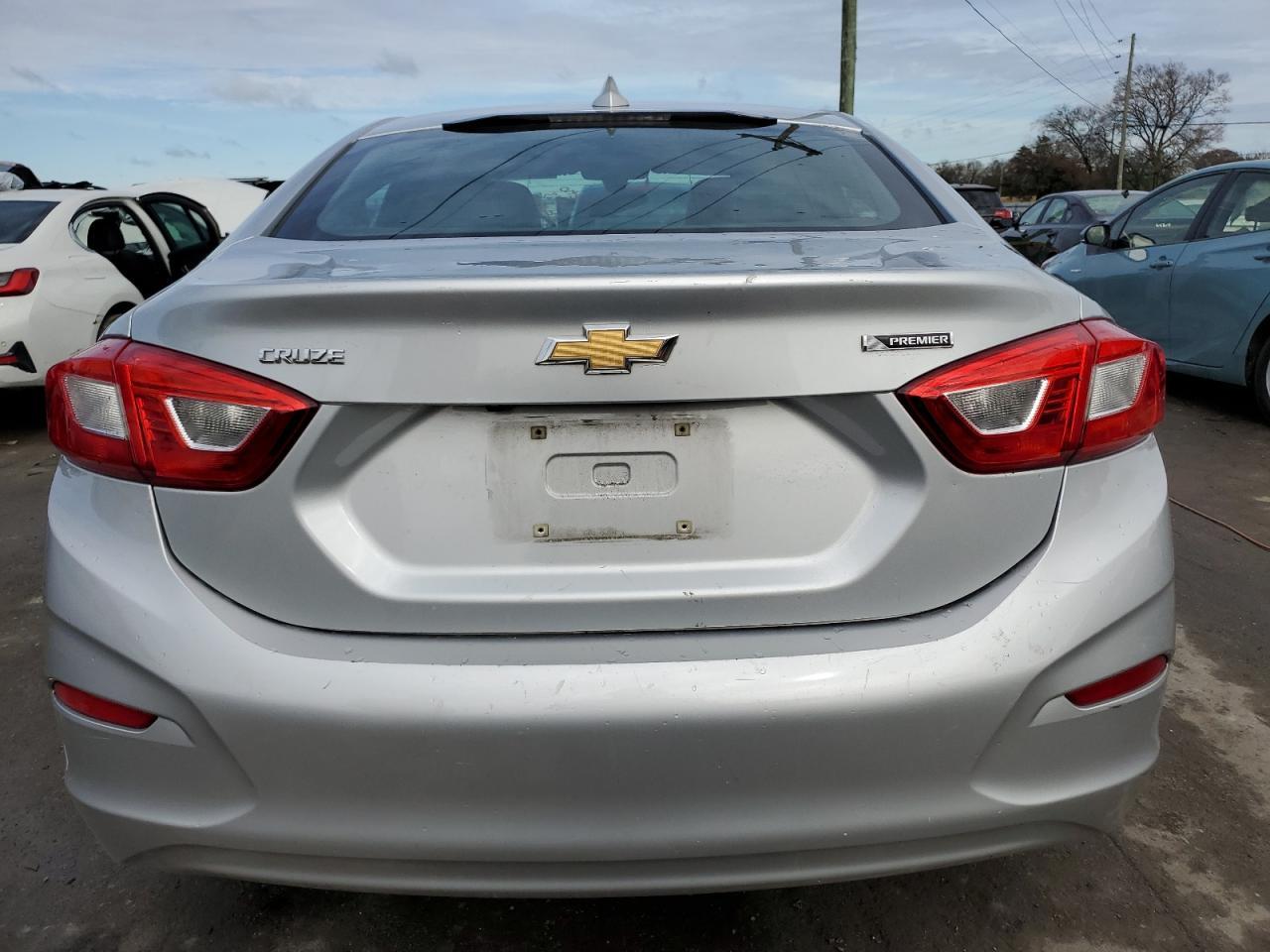 2017 CHEVROLET CRUZE PREM - Фото 6
