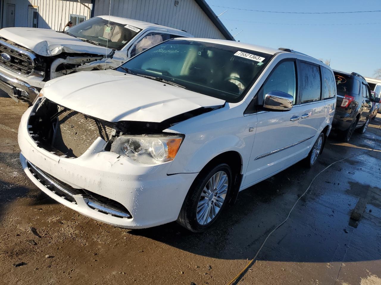 2014 CHRYSLER TOWN & COU