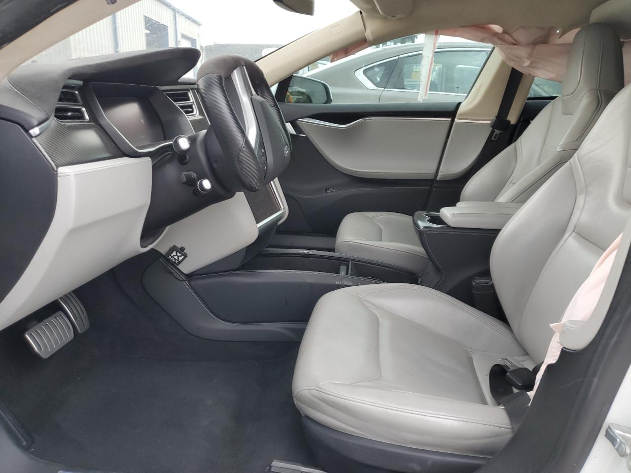2015 TESLA MODEL S P8 - Image 7
