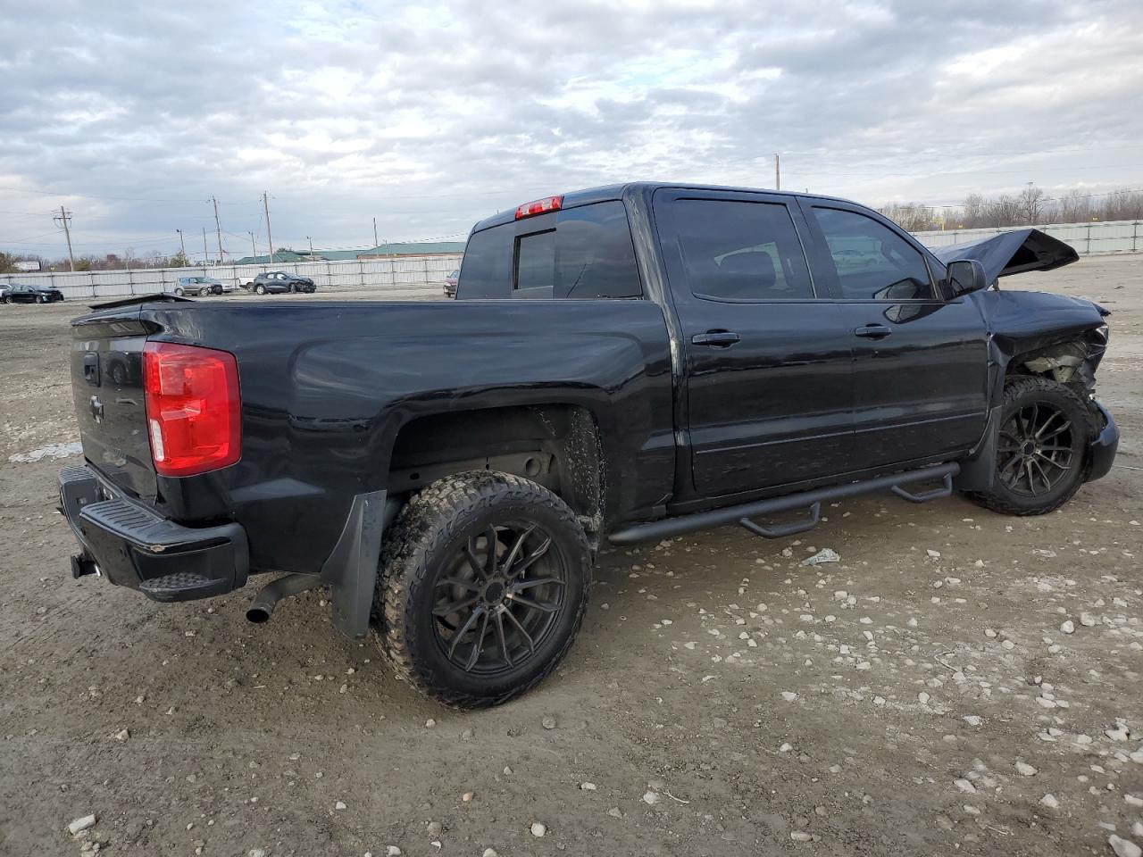2018 CHEVROLET SILVERADO - Image 3