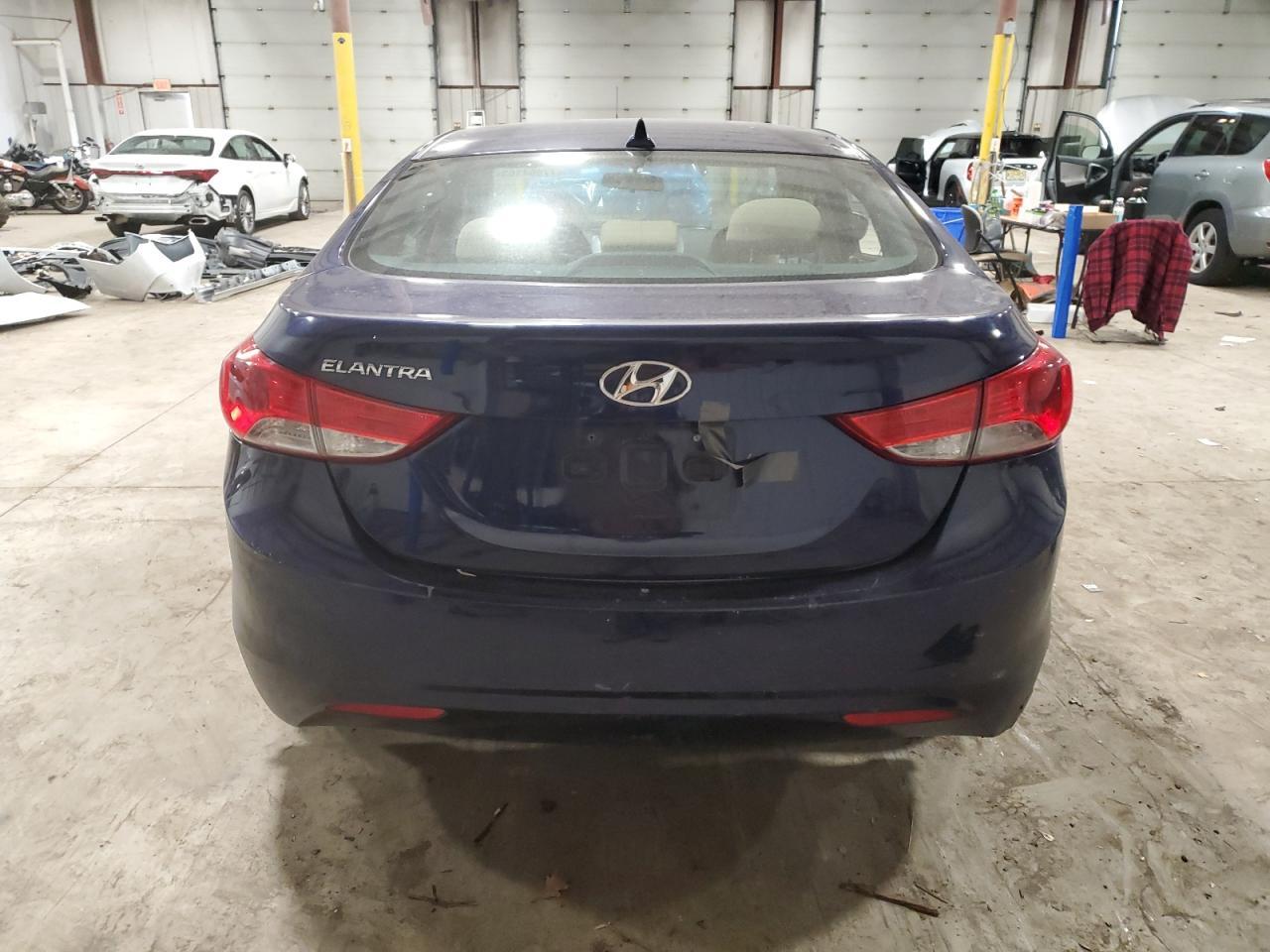 2013 HYUNDAI ELANTRA GL - Image 6