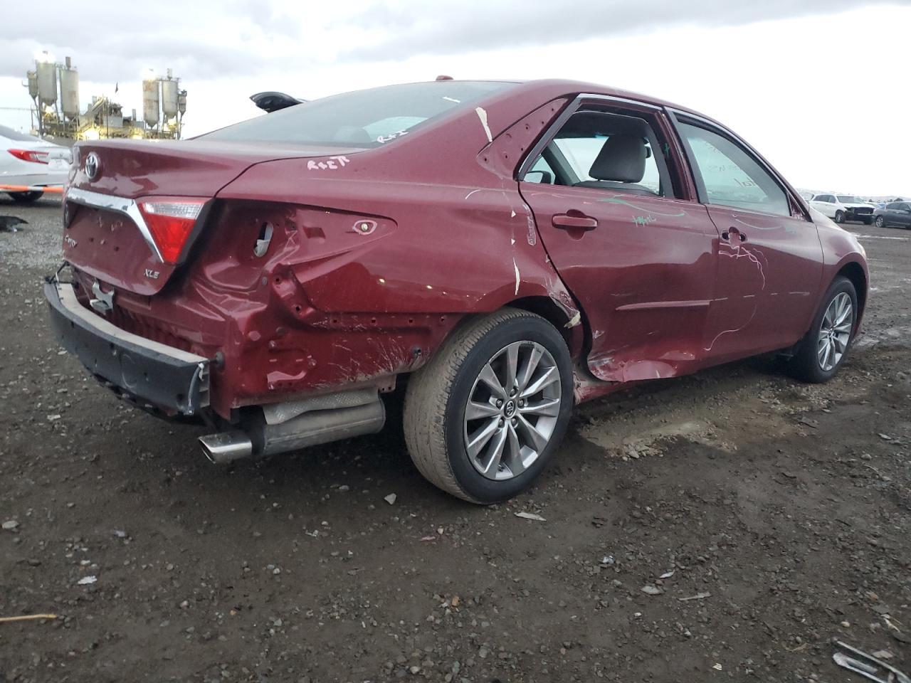 2017 TOYOTA CAMRY LE - Фото 3