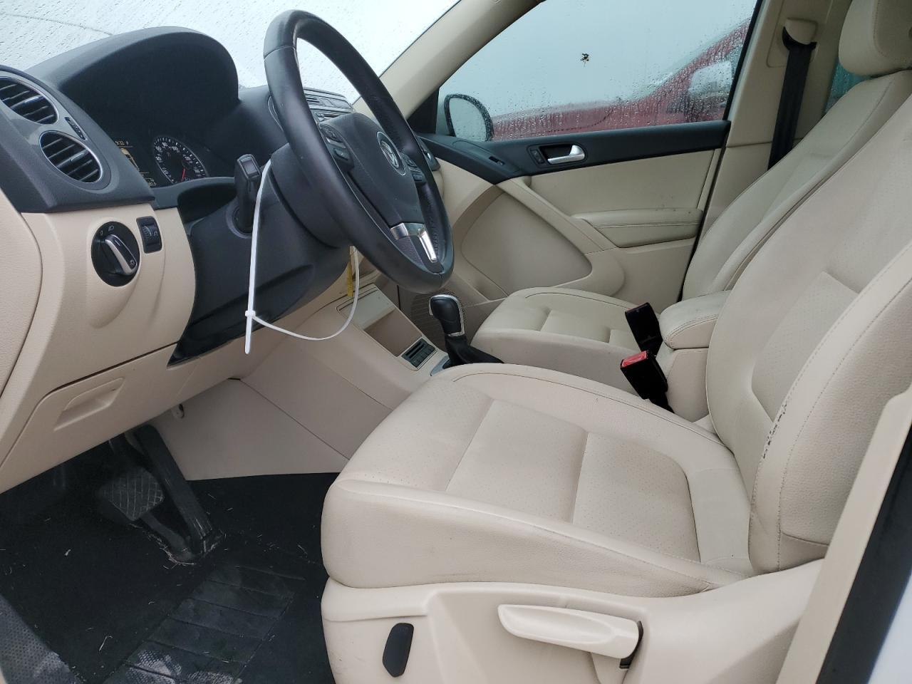 2015 VOLKSWAGEN TIGUAN S - Фото 7