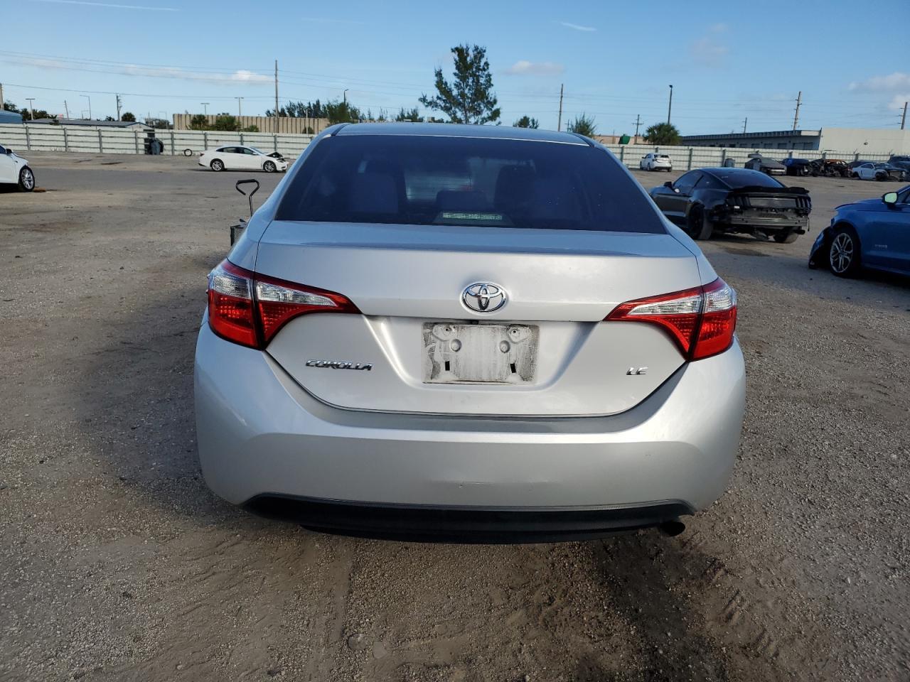 2015 TOYOTA COROLLA L - Фото 6