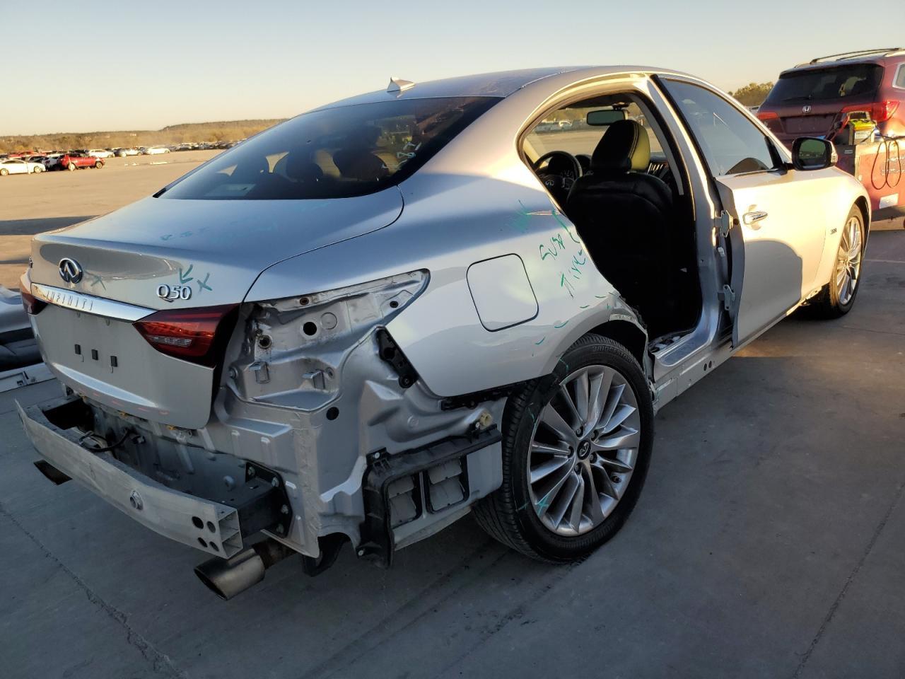 2019 INFINITI Q50 LUXE - Фото 3