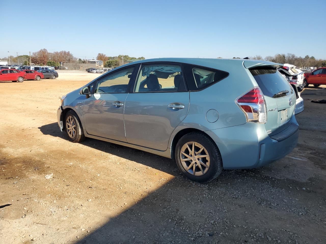 2017 TOYOTA PRIUS V - Фото 2