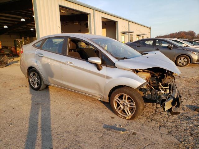 2019 Ford Fiesta Se - Image 4