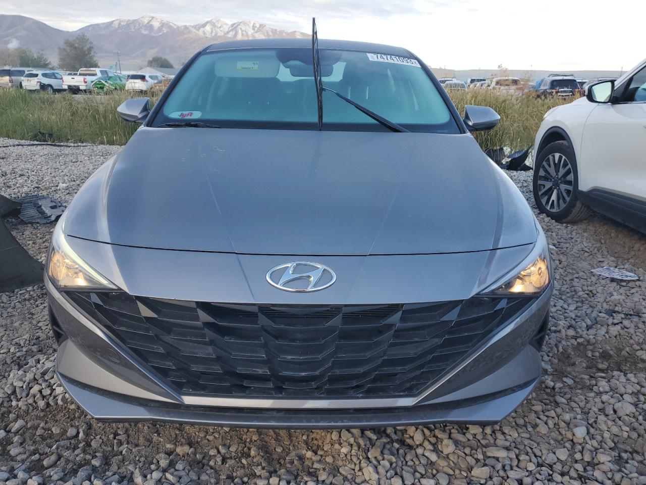 2022 HYUNDAI ELANTRA SE - Фото 5