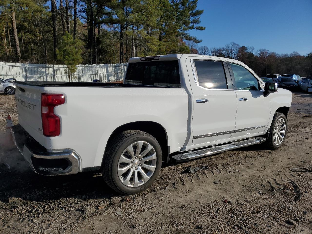 2023 CHEVROLET SILVERADO - Фото 3