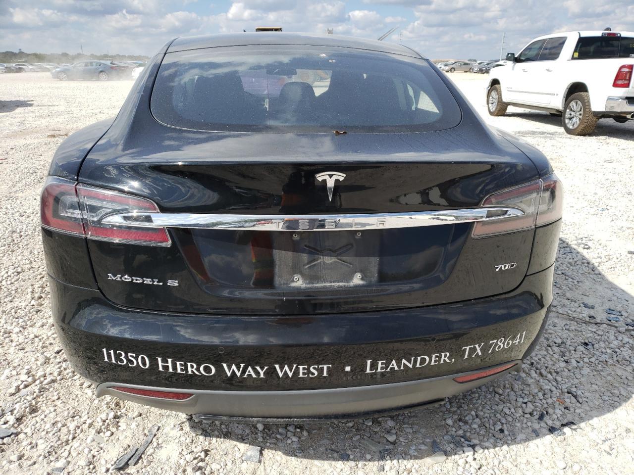 2015 TESLA MODEL S - Image 6