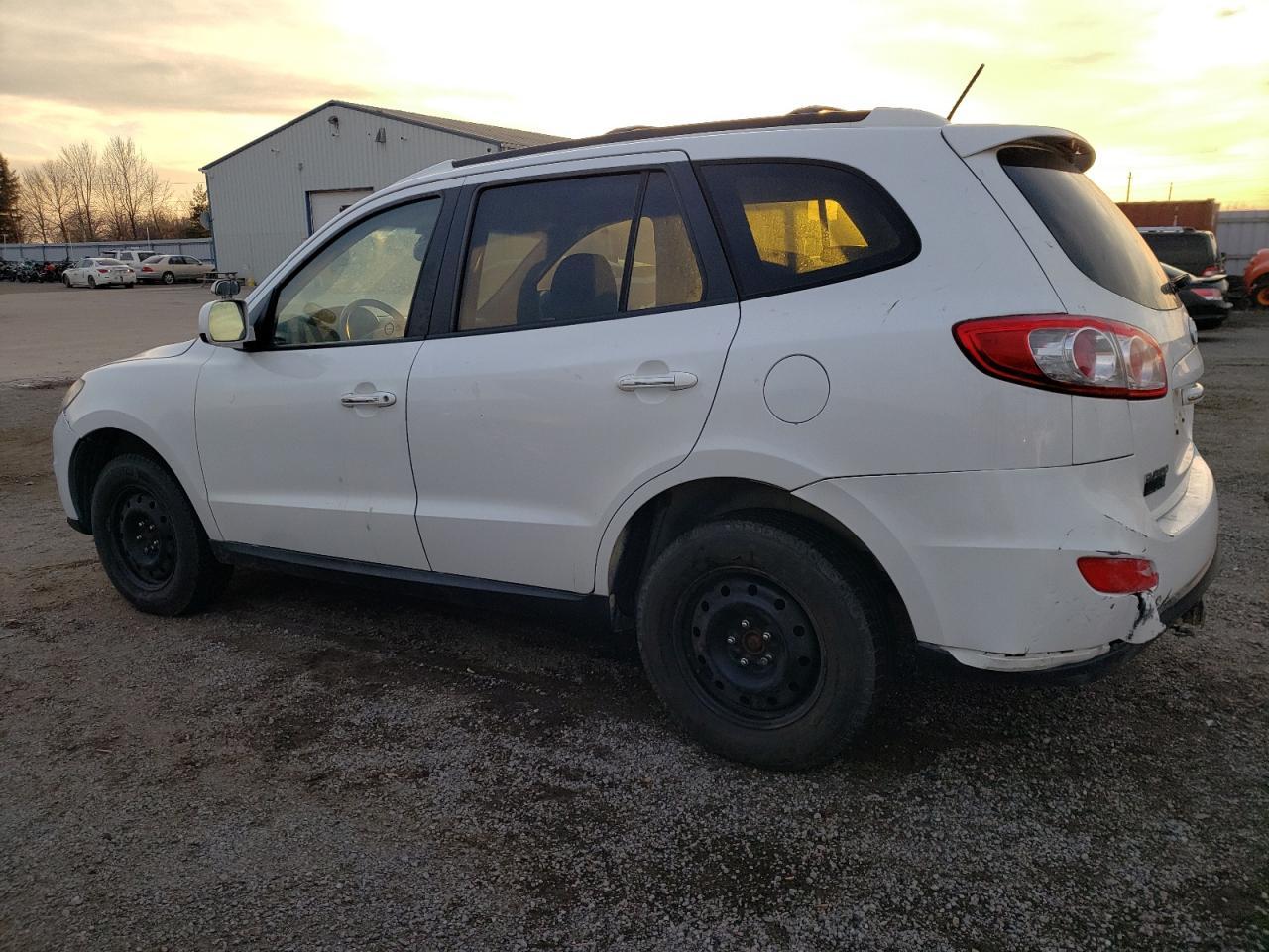 2011 HYUNDAI SANTA FE S - Image 2
