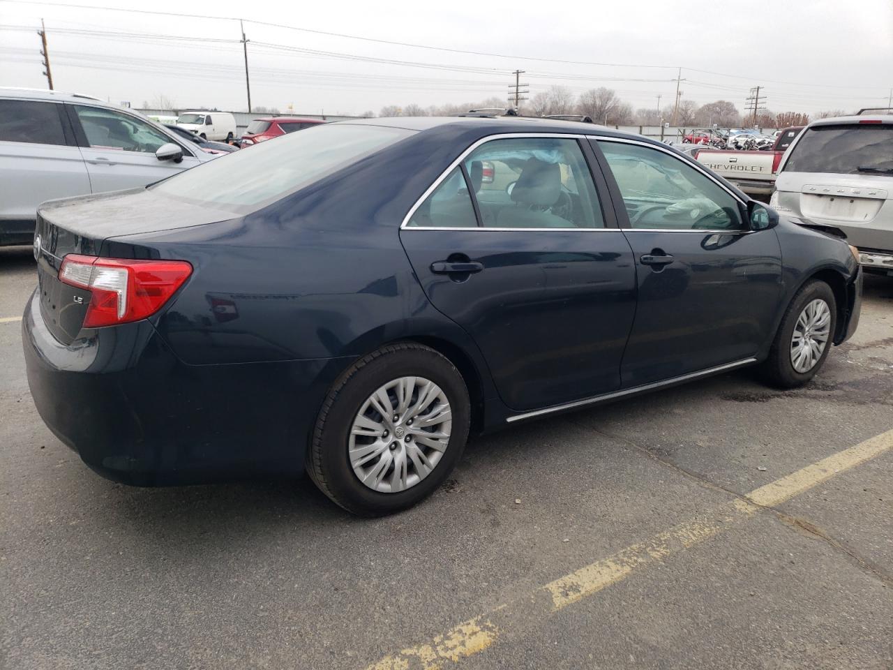 2014 TOYOTA CAMRY L - Фото 3
