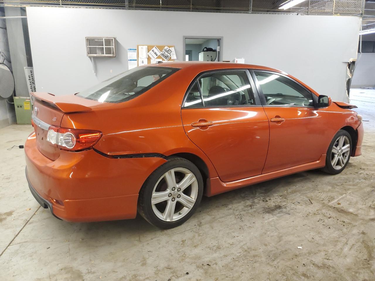 2013 TOYOTA COROLLA BA - Фото 3