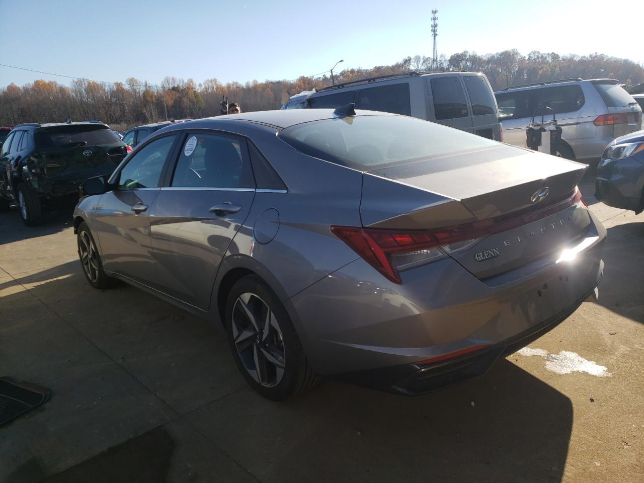 2022 HYUNDAI ELANTRA SE - Image 2