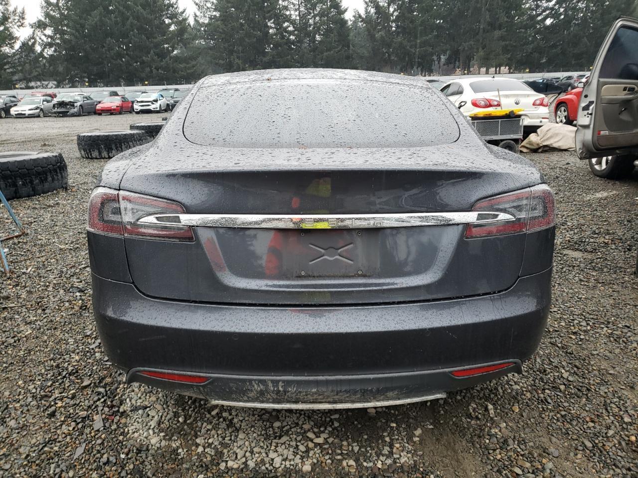 2015 TESLA MODEL S 70 - Image 6