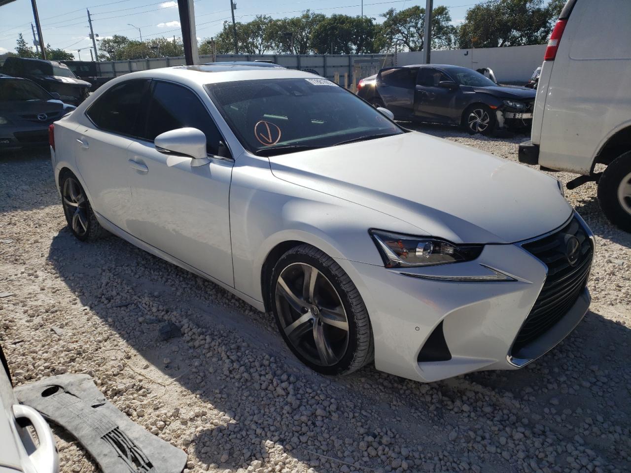 2018 LEXUS IS 300 - Image 4