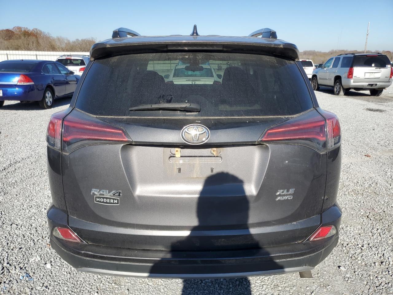 2017 TOYOTA RAV4 XLE - Фото 6