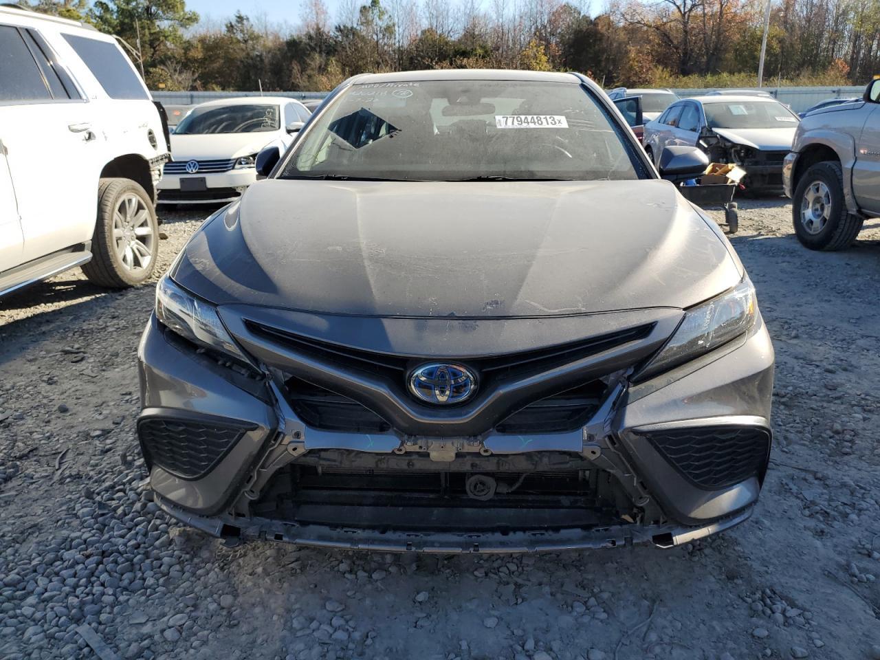 2021 TOYOTA CAMRY SE - Фото 5